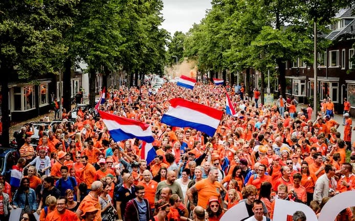 Oranjegekte viert hoogtij op dagen als koningsdag